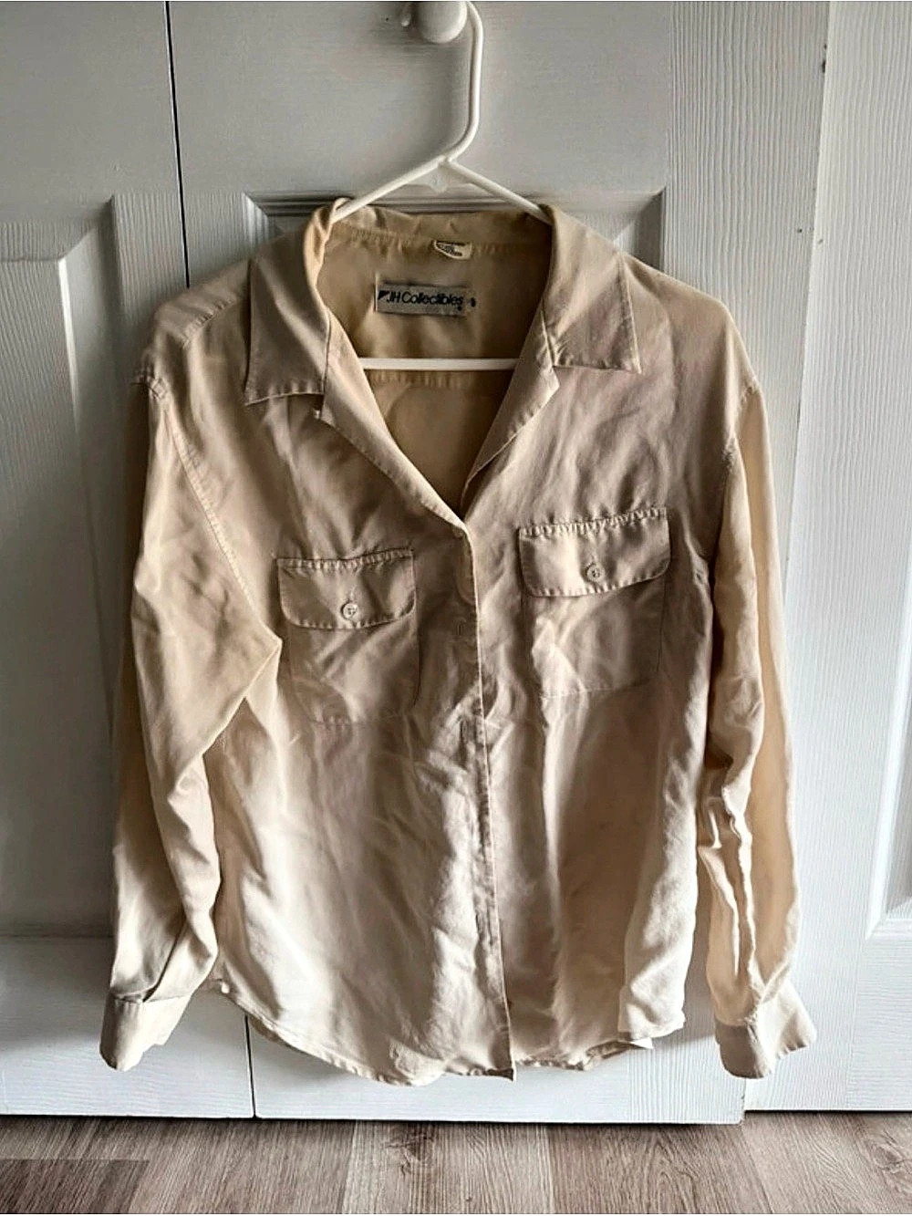JH Collectibles Women's 6P Petite 100% Silk
Twill Button-Up Shirt Beige Pockets